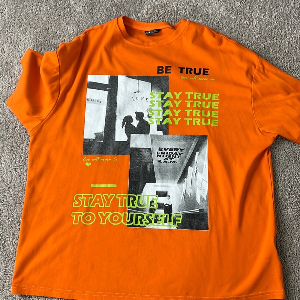 Over sized graphic tee